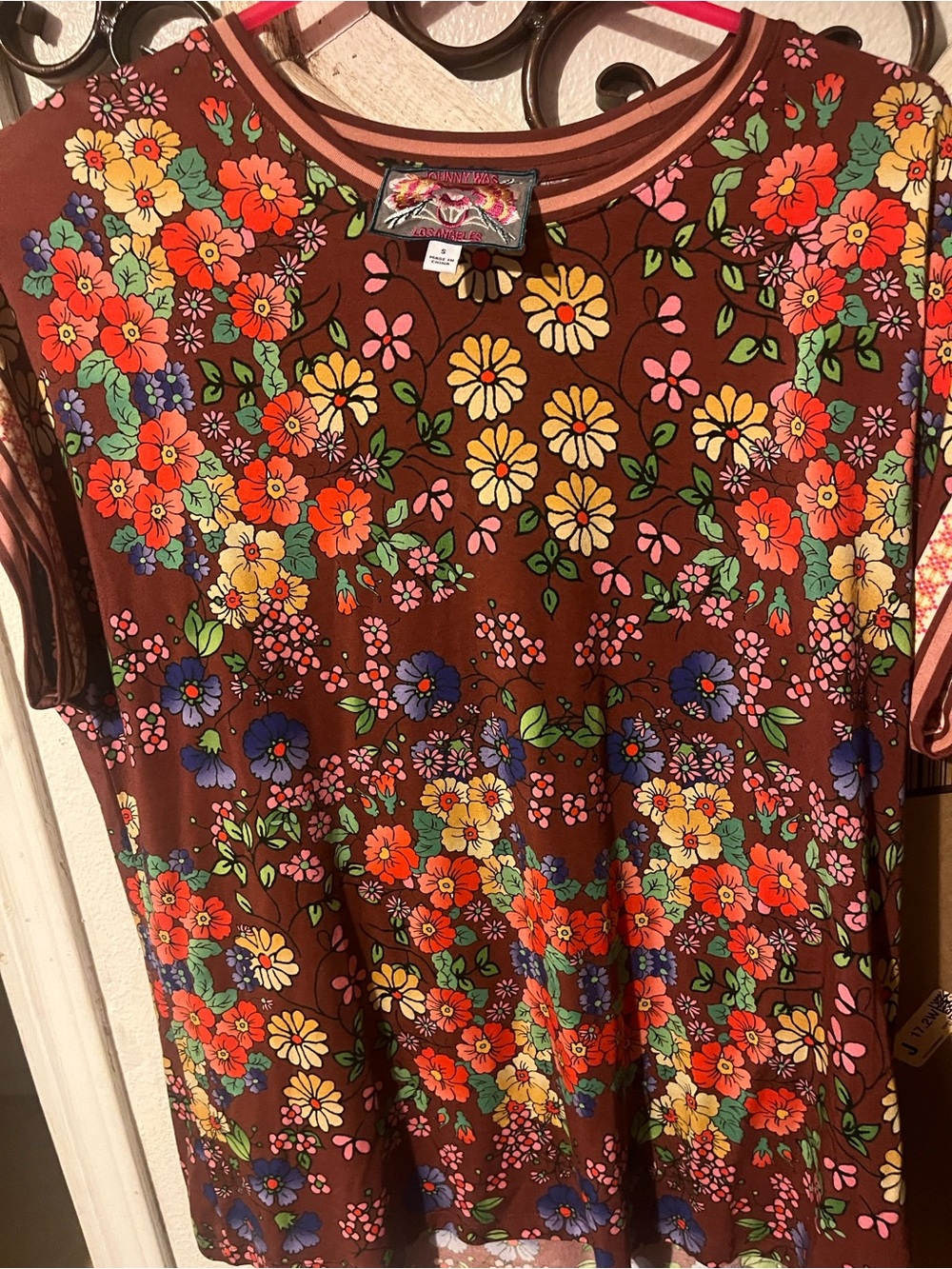 Johnny was Floral Scoop Neck Women's Top - Brown Multi